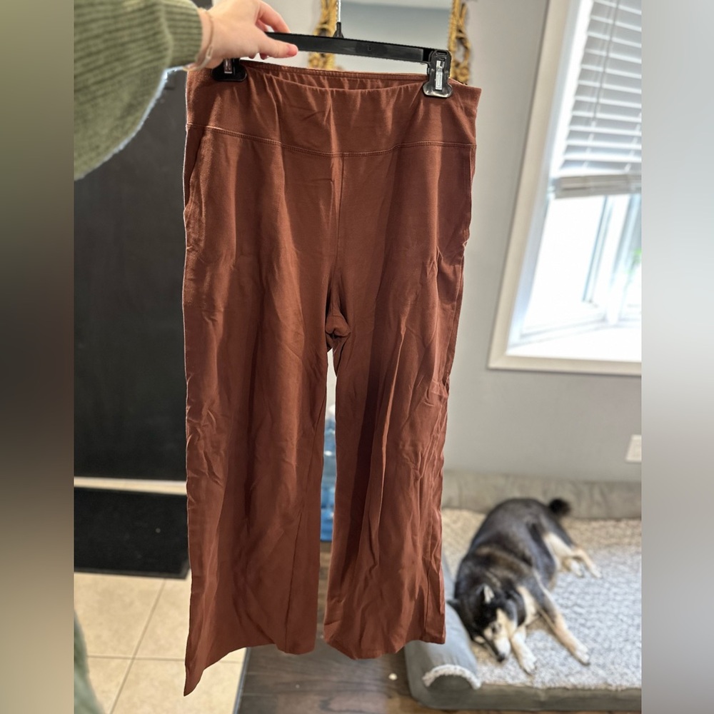 Organic cotton cropped pants from Pact women’s size Large